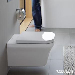 Wc falra szerelhető Duravit P3 Comforts  fehér színben fényes felülettel  hátsó kifolyással 2561092000