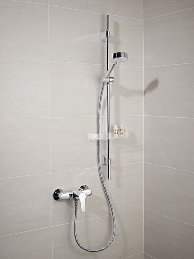 Zuhany csaptelep Hansa Polo zuhanyszett nélkül 150 mm króm 51450163