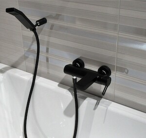 Kád csaptelep Paffoni Vallone zuhanyszettel együtt 150 mm fekete RIN023NO