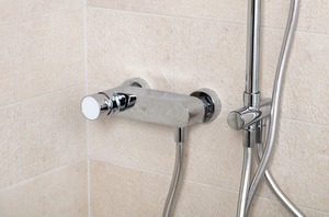 Zuhanyrendszer SAT egykaros csapteleppel fehér / króm SATBSETSK1