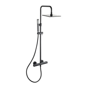 Zuhanyrendszer egykaros csapteleppel együtt termosztatikus csapteleppel 2 funkcióval. A csaptelepek távolsága 150 mm.